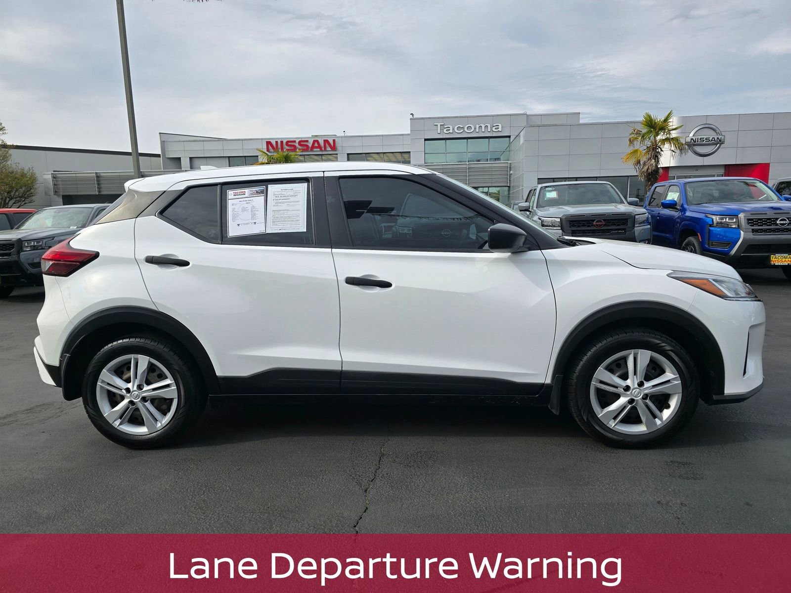 Used 2022 Nissan Kicks S FWD image 7
