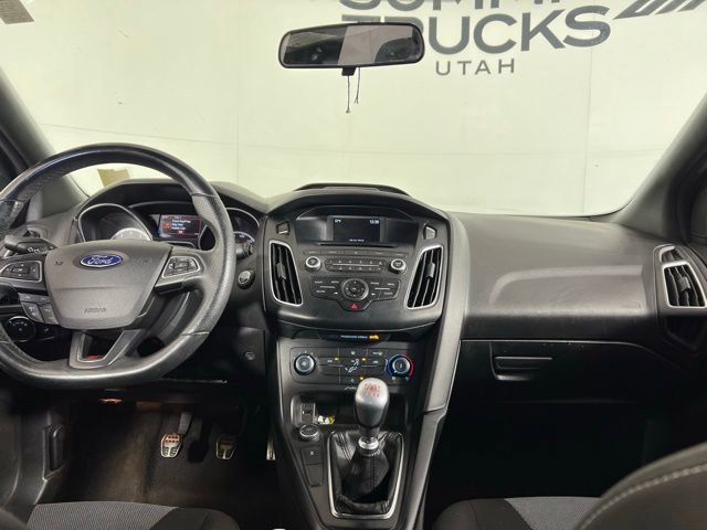 Used 2017 Ford Focus ST image 28
