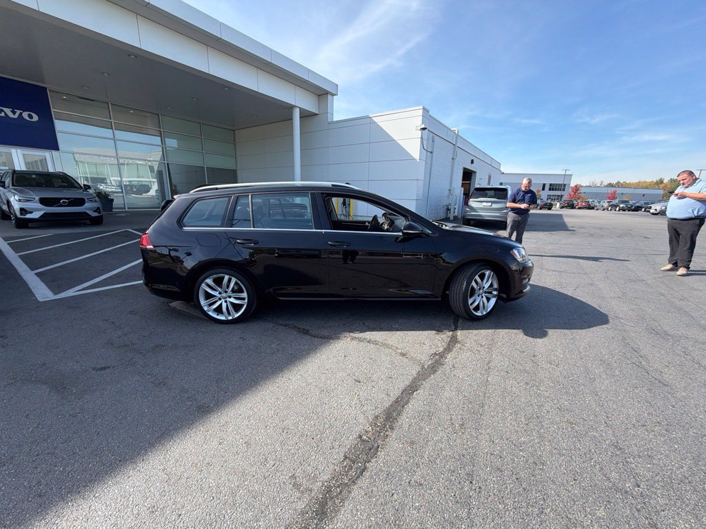 Used 2015 Volkswagen Golf TDI SEL FWD image 2