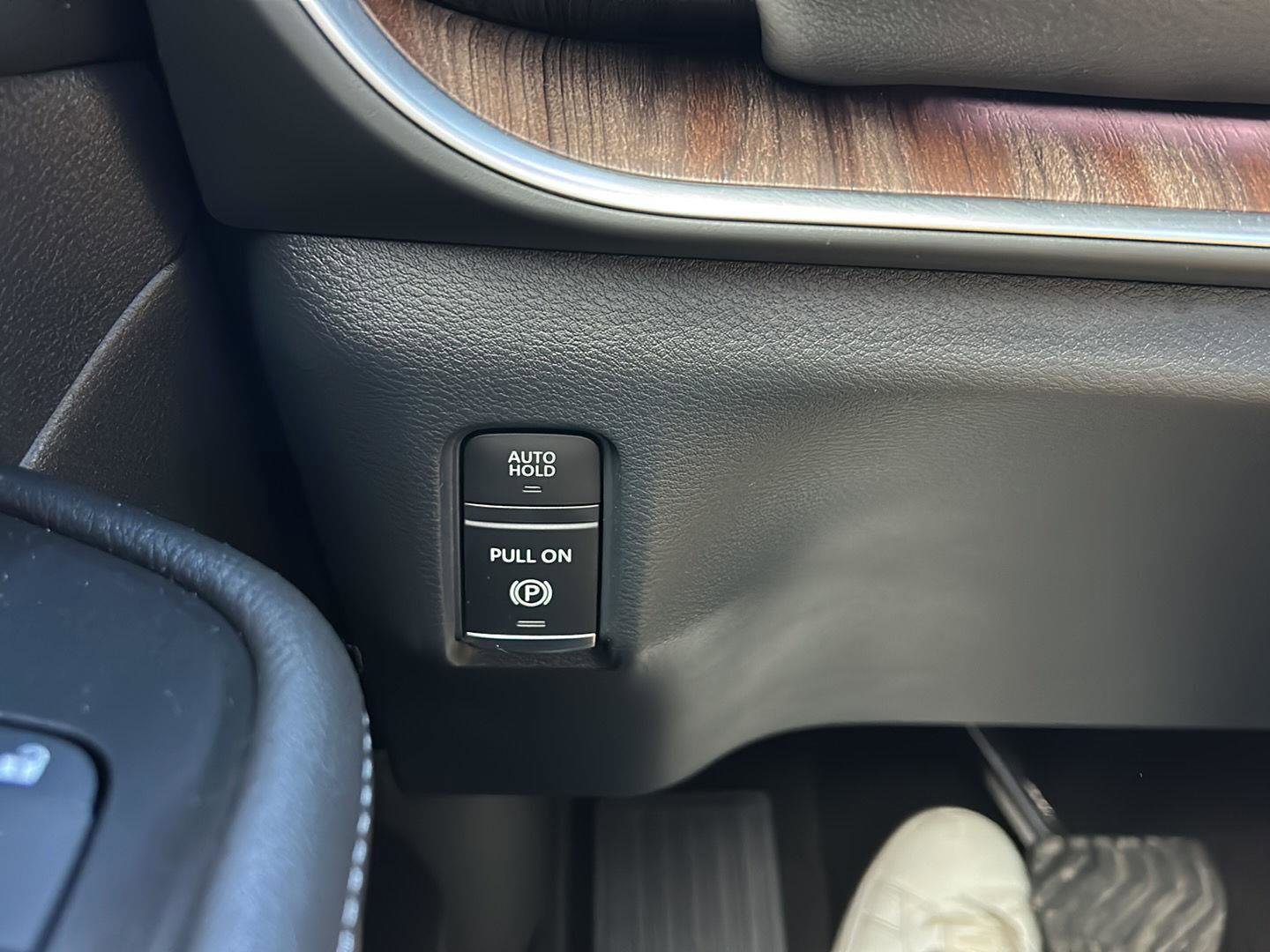 Used 2025 Nissan Armada Platinum w/ Convenience Package image 17