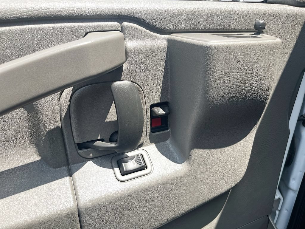 Used 2025 Chevrolet Express 2500 w/ Driver Convenience Package RWD image 17