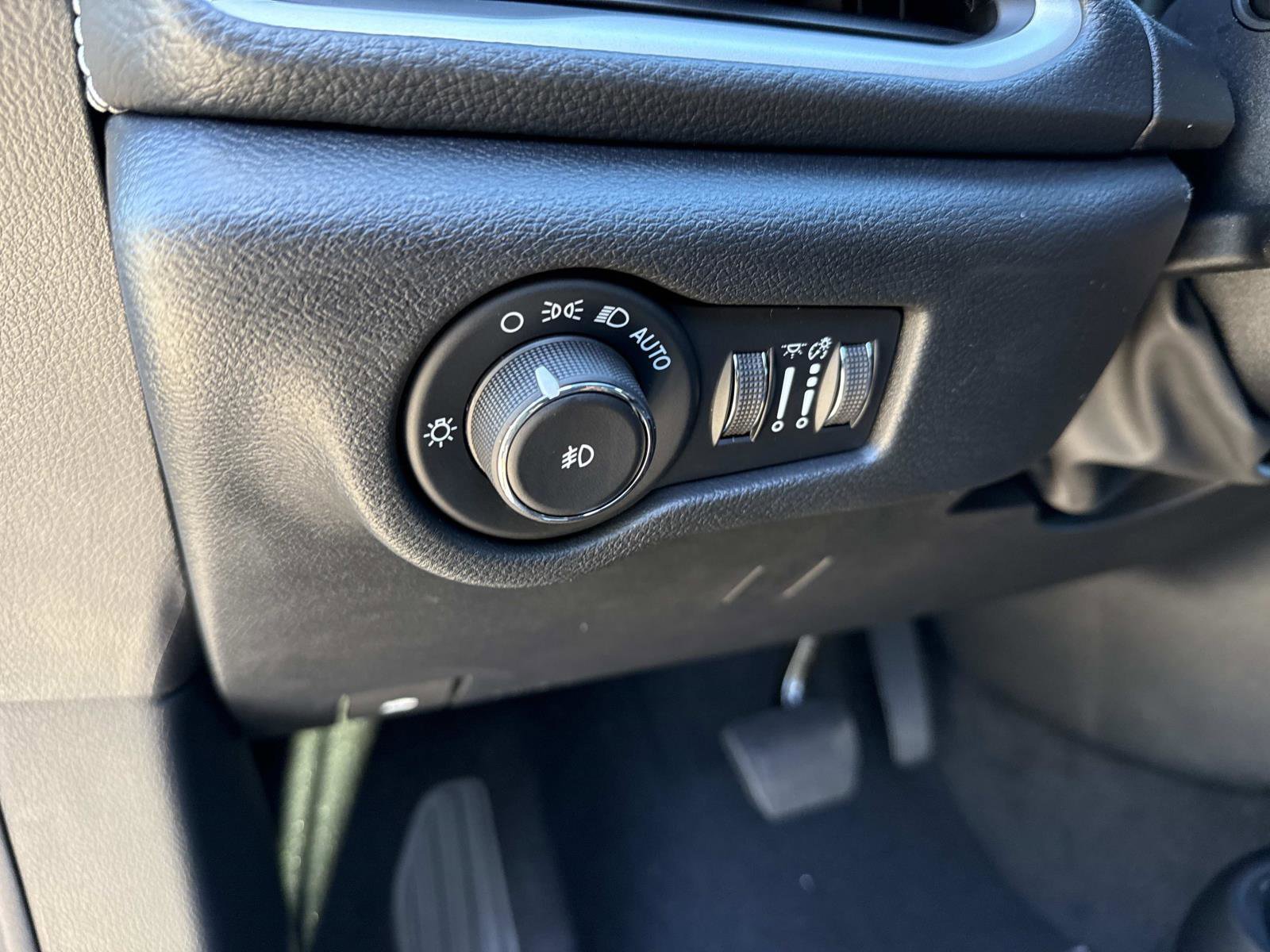 New 2026 Chrysler Pacifica Select image 25