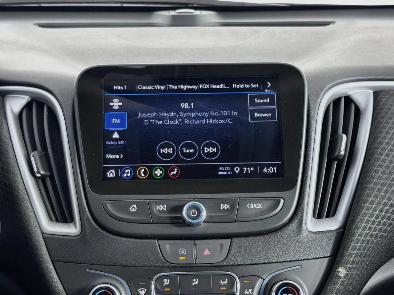 Used 2023 Chevrolet Malibu LT FWD image 15