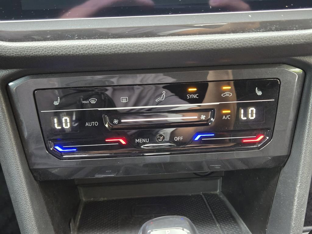 Used 2023 Volkswagen Tiguan SE R-Line image 24