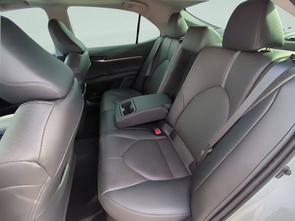 Used 2022 Toyota Camry XLE w/ Navigation Upgrade Package image 13