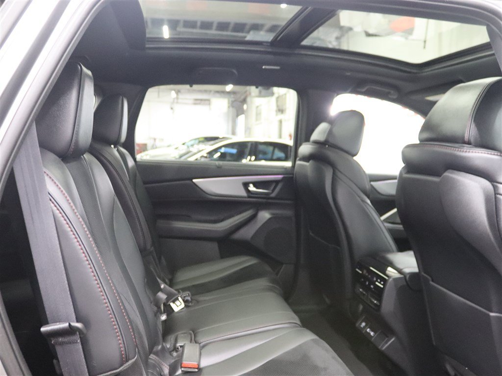 Used 2022 Acura MDX Type S AWD/4WD image 25