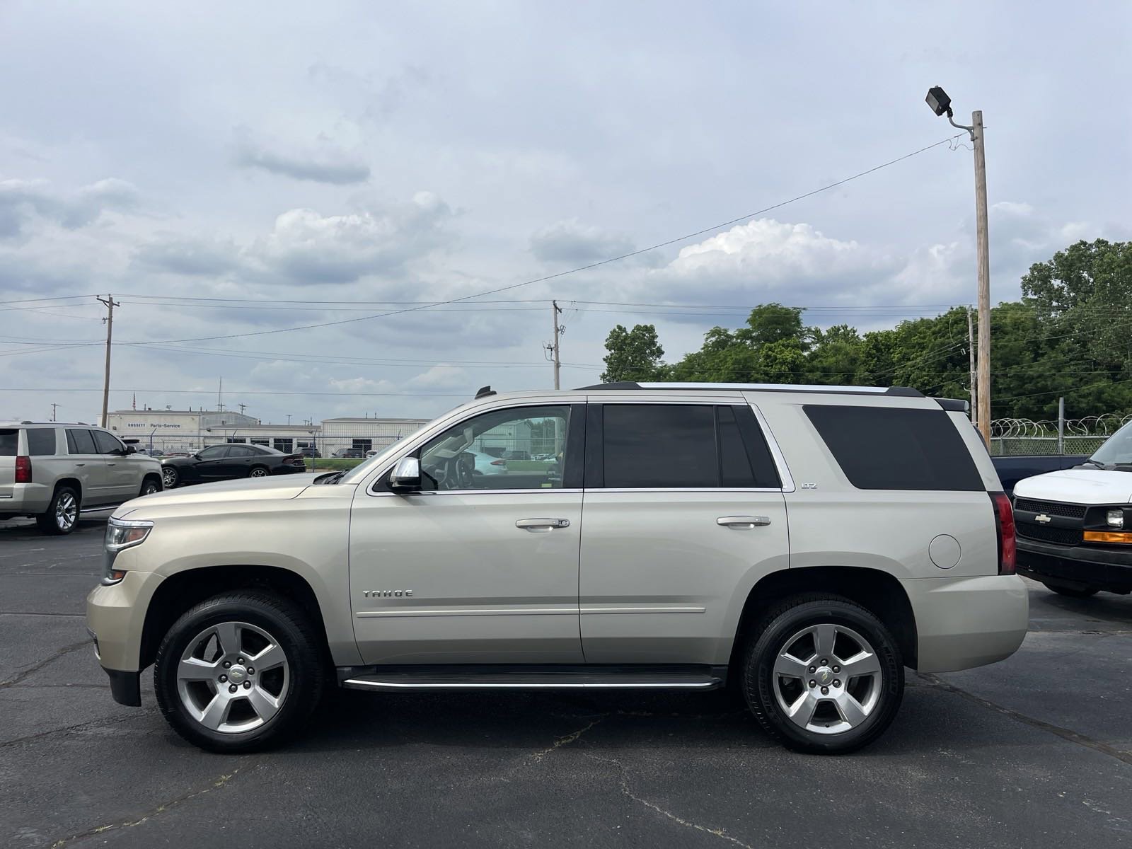 Used 2015 Chevrolet Tahoe LTZ image 2