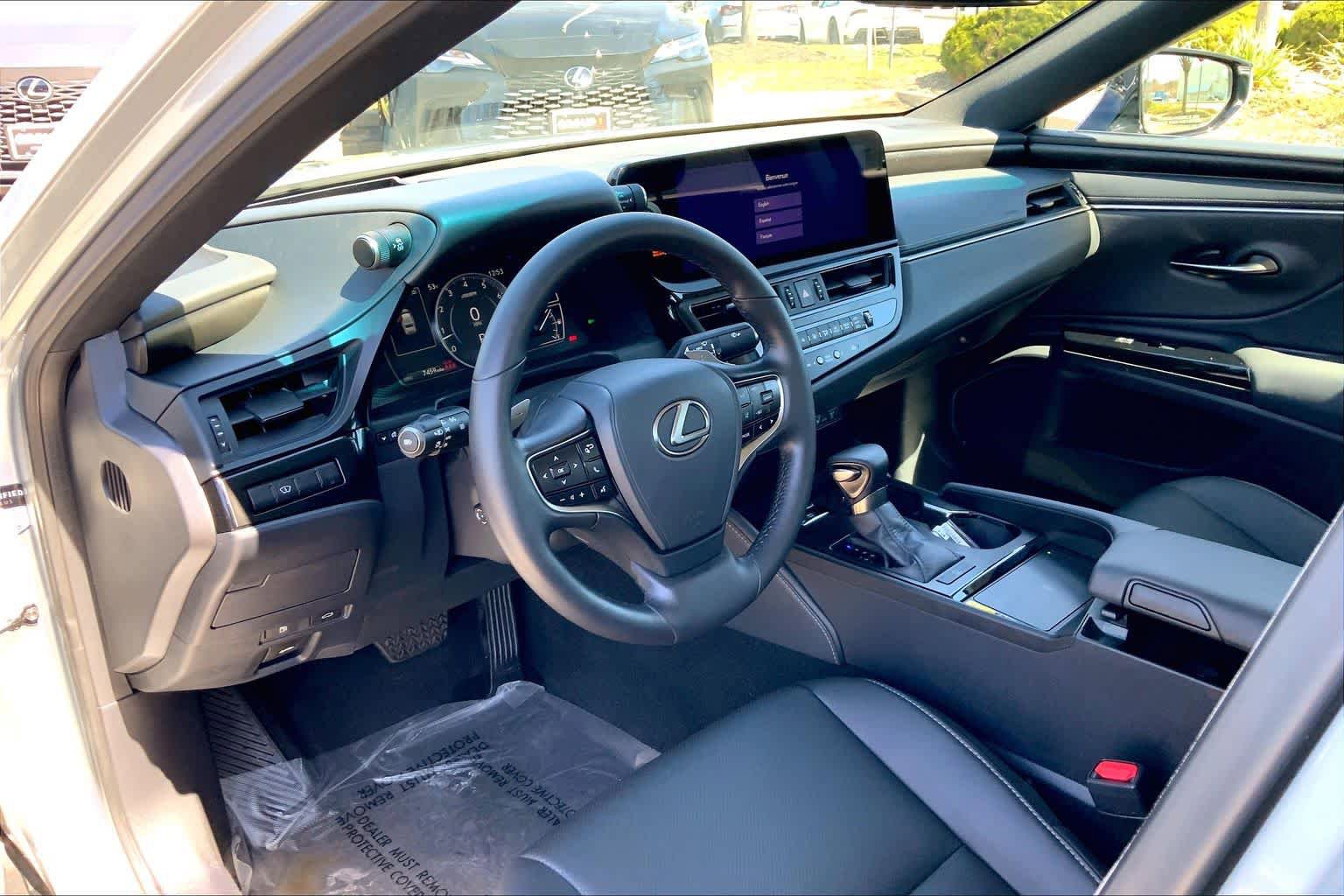 Certified 2025 Lexus ES 350 w/ Premium Package image 18