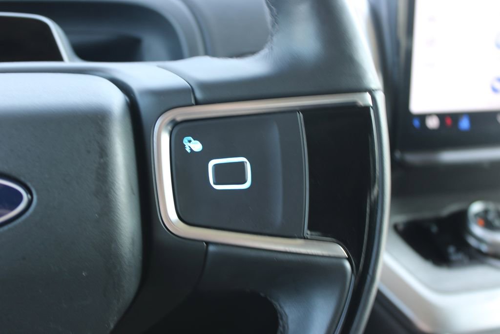 Used 2025 Ford Expedition Platinum image 43