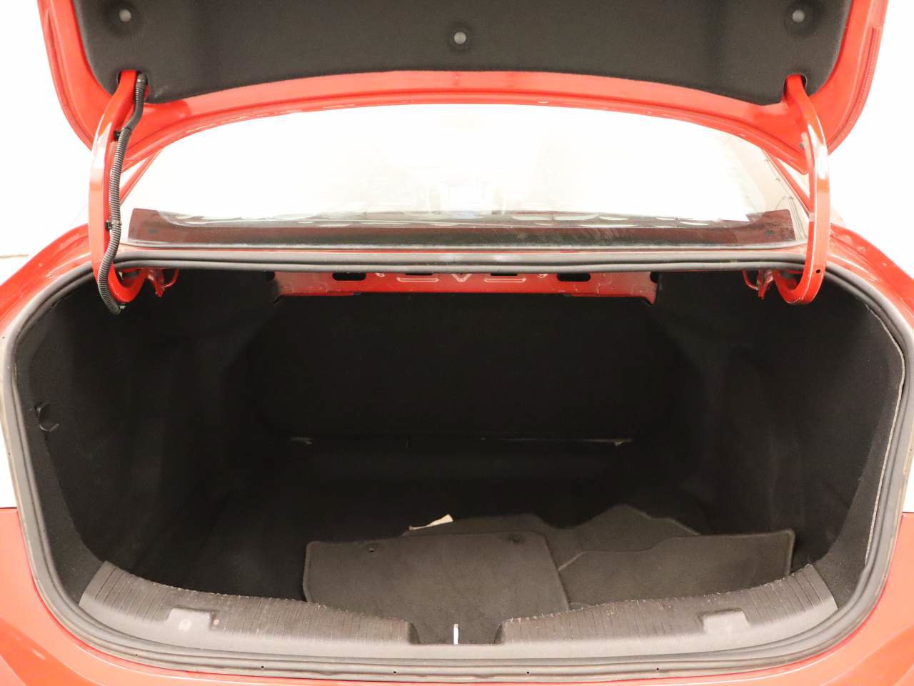 Used 2017 Chevrolet Cruze LS FWD image 18