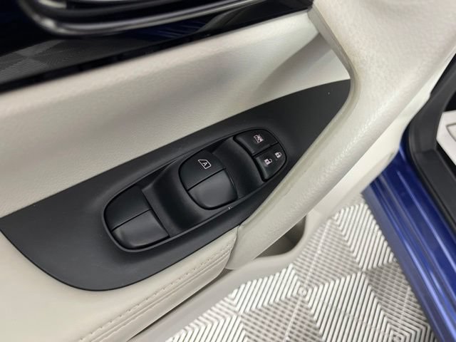 Used 2022 Nissan Rogue Sport SV FWD image 33