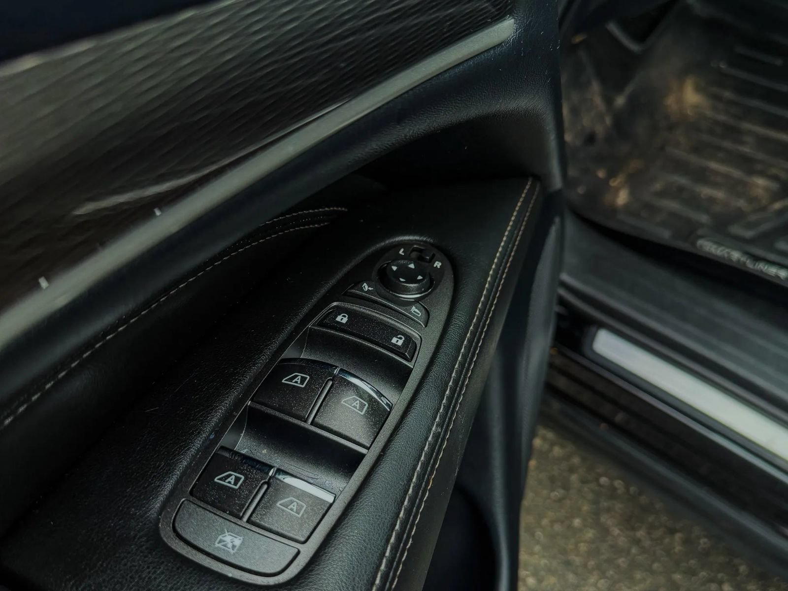 Used 2019 INFINITI QX60 Pure AWD/4WD image 16