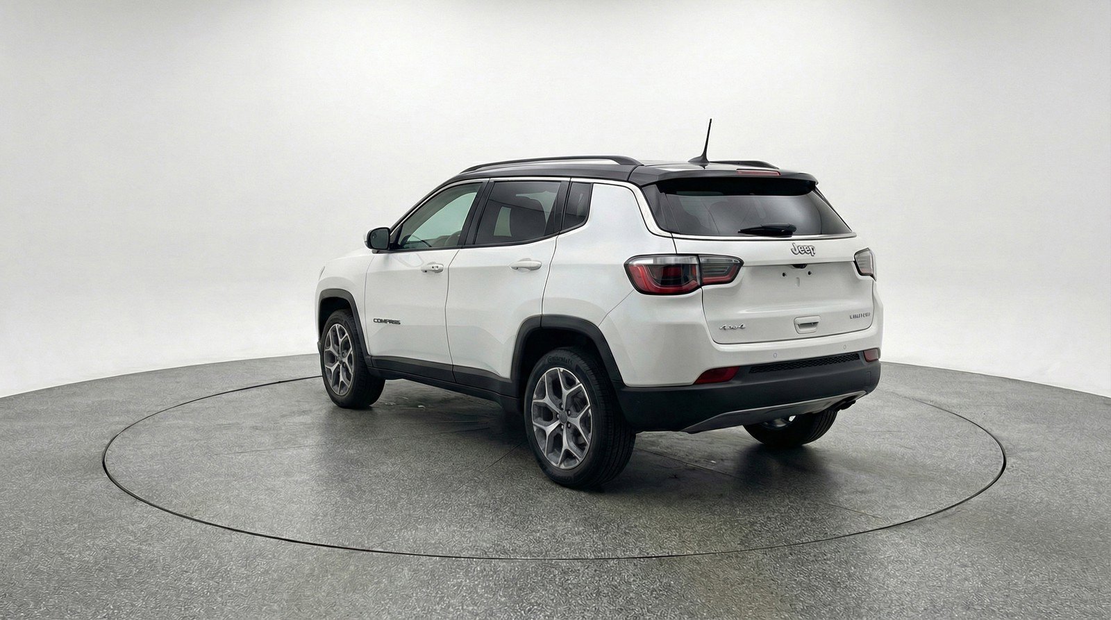 Used 2025 Jeep Compass Limited image 6