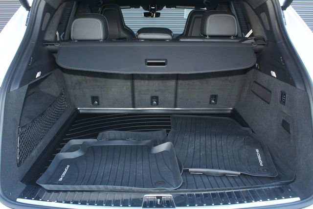 Certified 2023 Porsche Cayenne GTS image 12