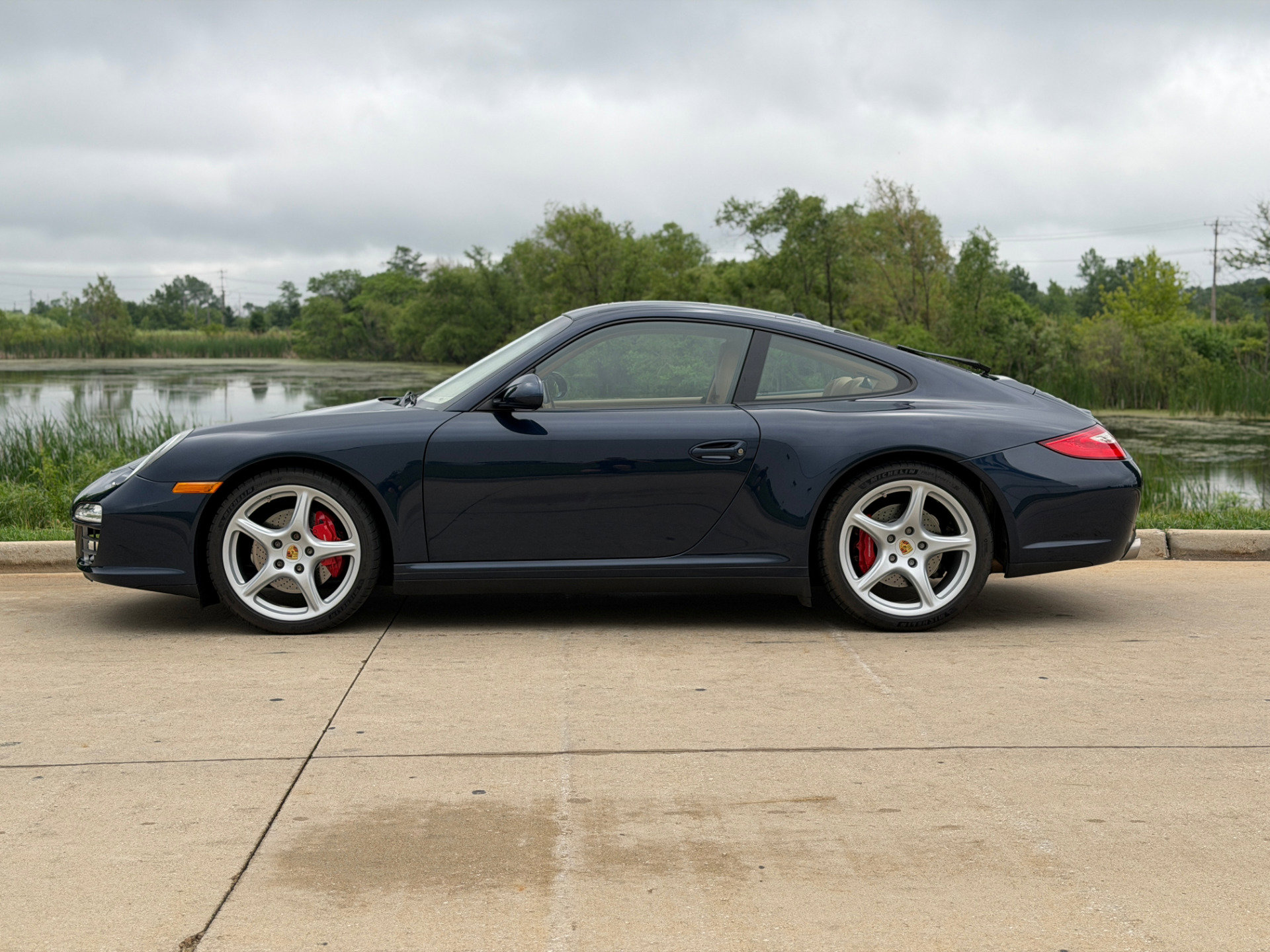 Used 2011 Porsche 911 Carrera 4S AWD/4WD image 4