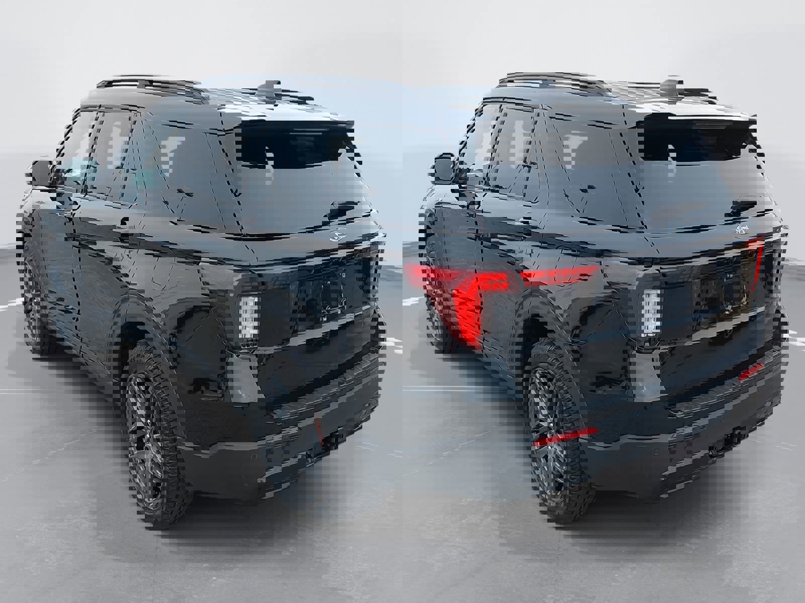 Used 2025 Ford Explorer ST-Line w/ Premium Package image 7