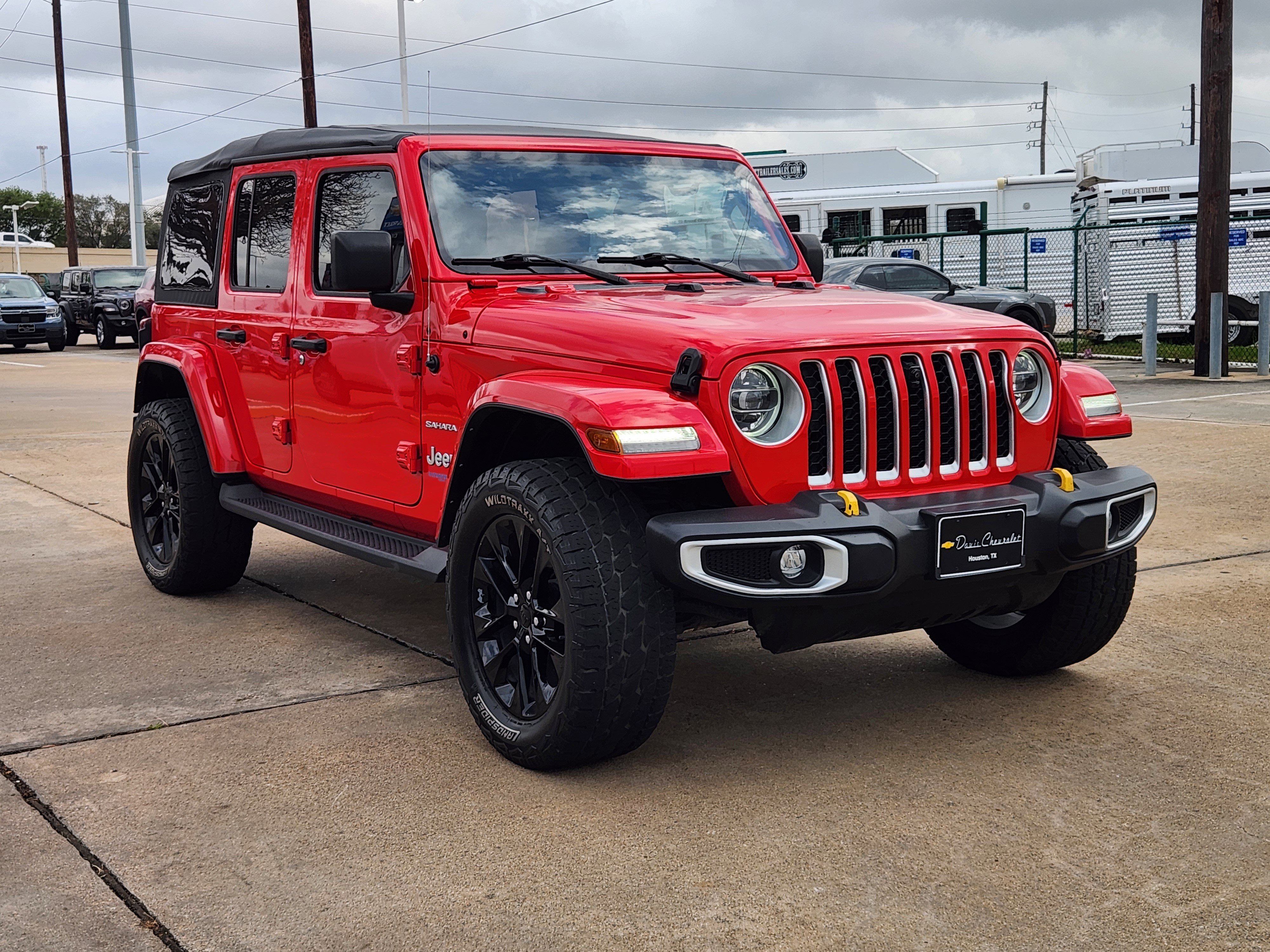 Used 2021 Jeep Wrangler Unlimited Sahara AWD/4WD image 4