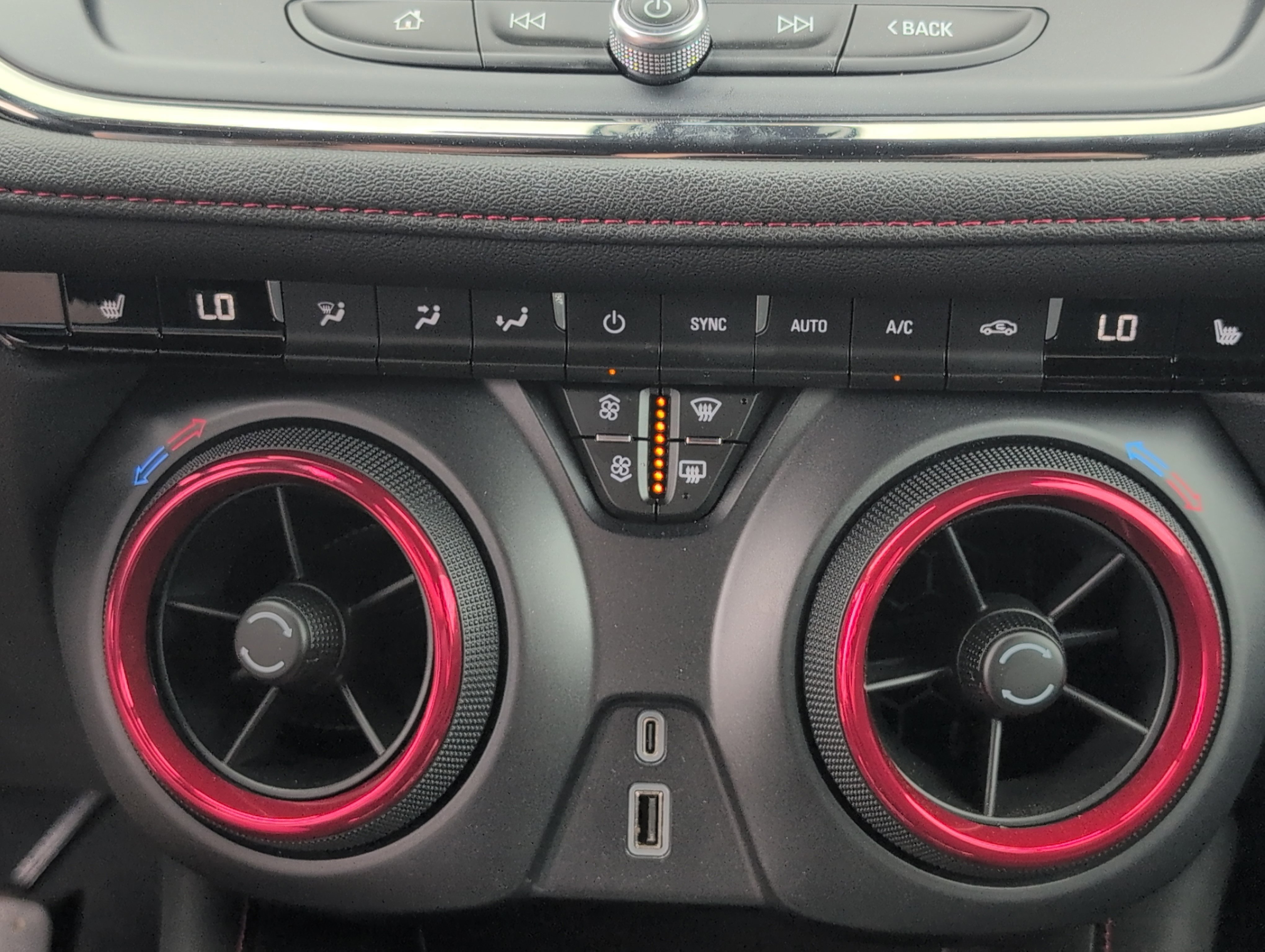 Certified 2025 Chevrolet Blazer RS FWD image 21
