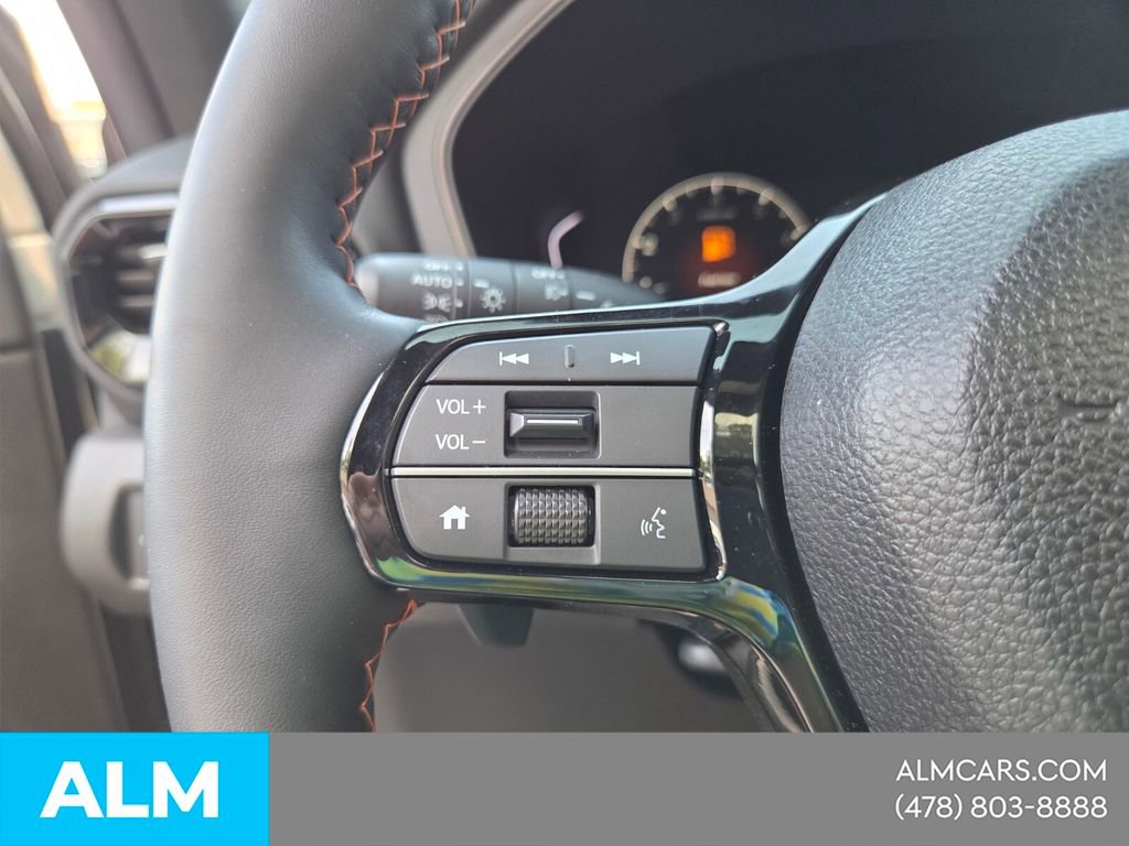 Used 2025 Honda Pilot TrailSport image 29