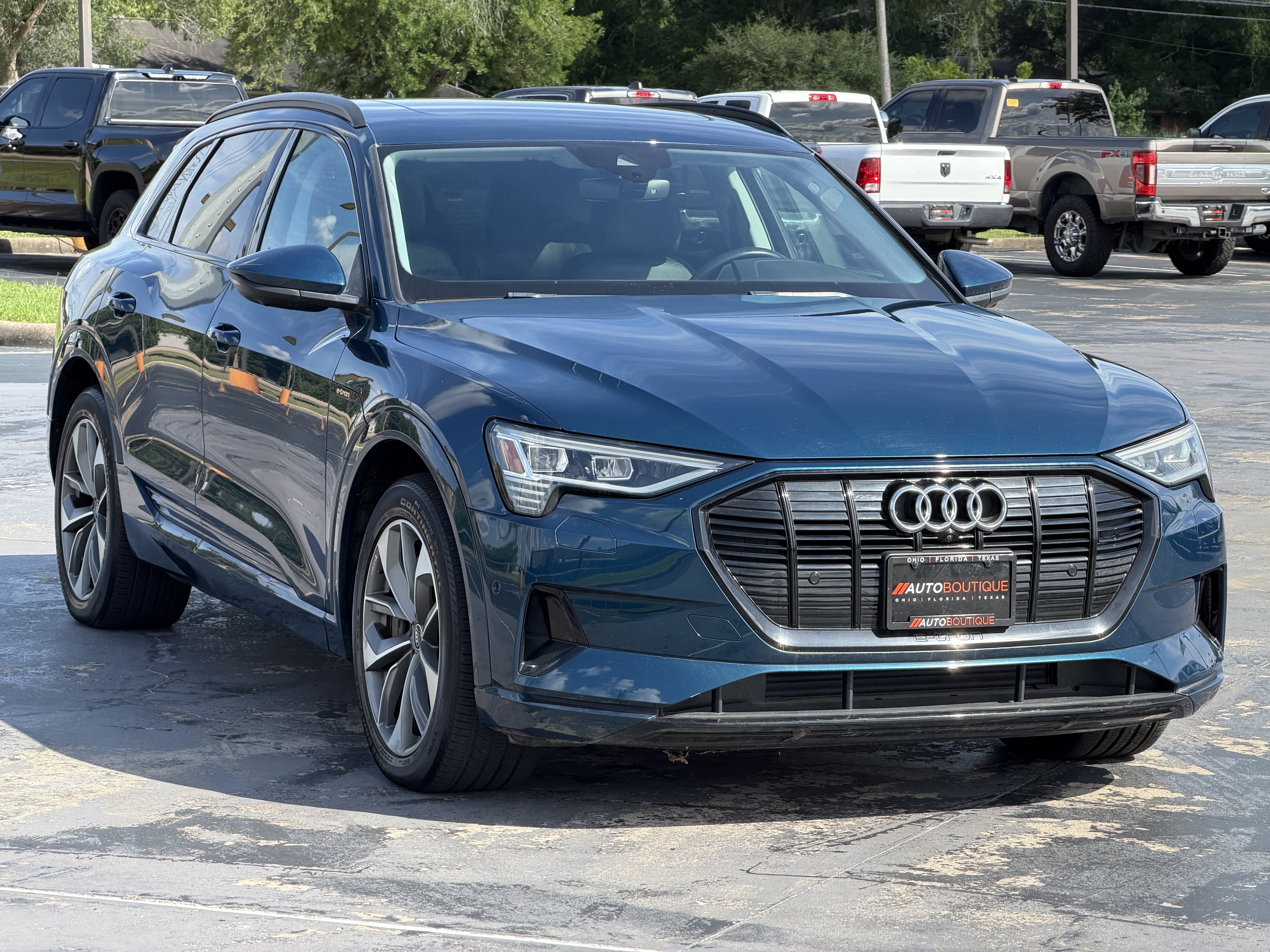Used 2021 Audi e-tron Premium Plus w/ Premium Plus Package AWD/4WD image 3