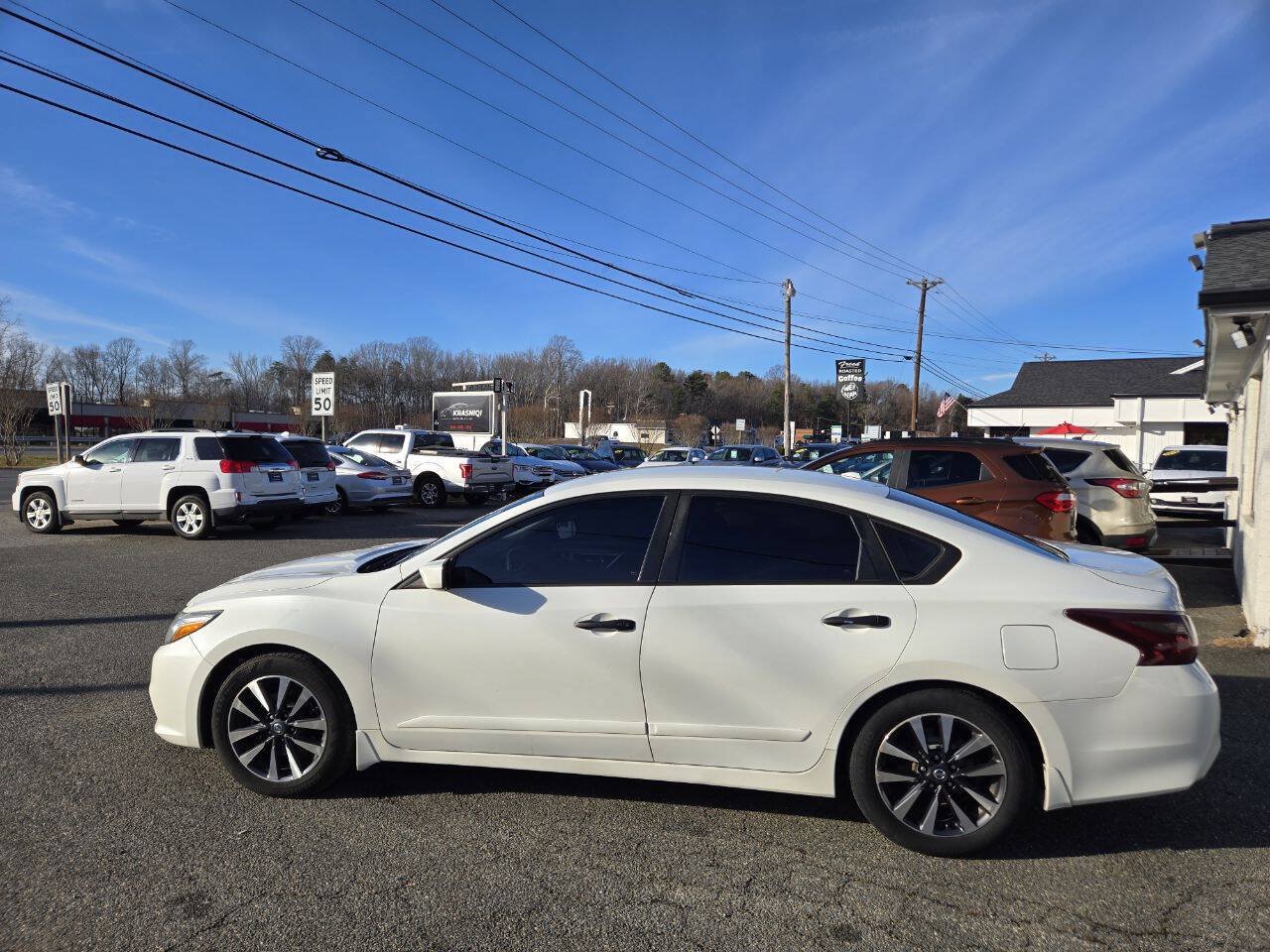 Used 2016 Nissan Altima 2.5 SV FWD image 11