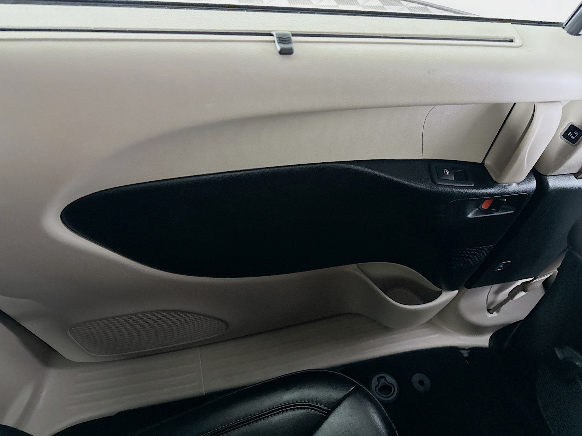 Used 2024 Chrysler Pacifica Touring-L FWD image 25