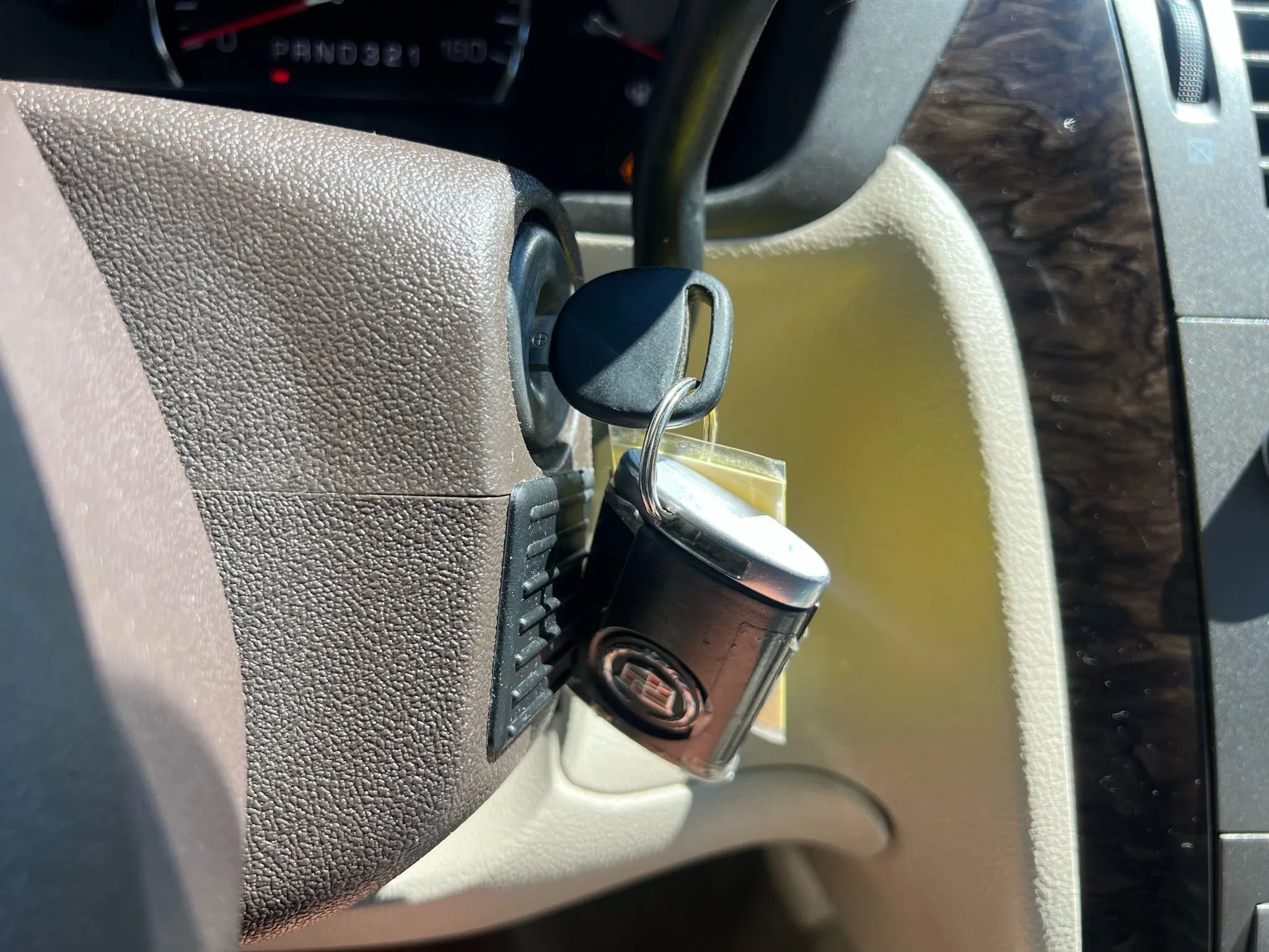 Used 2009 Cadillac DTS w/ Trunk Convenience Package FWD image 49
