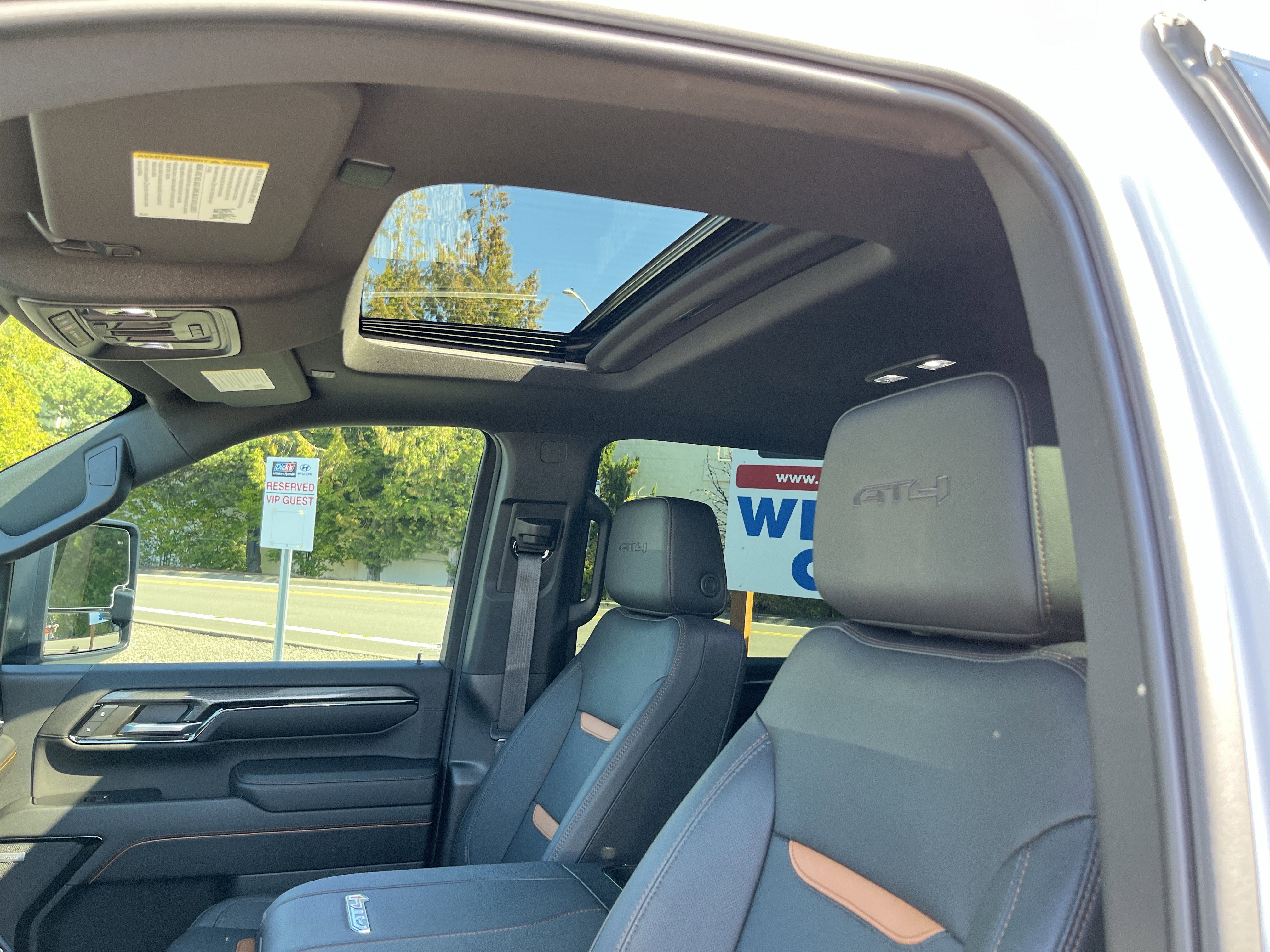 Used 2024 GMC Sierra 2500 AT4 w/ AT4 Premium Plus Package image 23