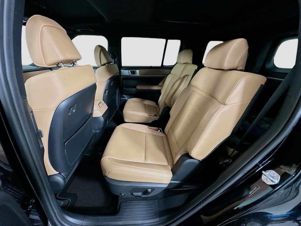New 2026 Hyundai Santa Fe Limited FWD image 17