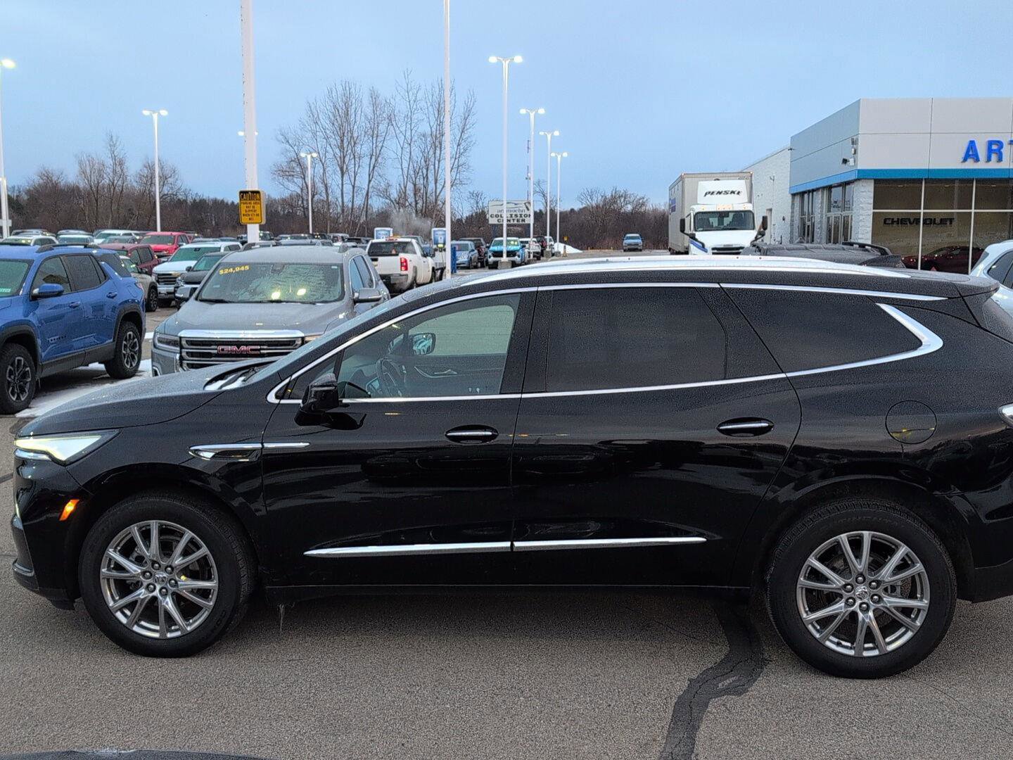 Used 2024 Buick Enclave Essence w/ Experience Buick Package image 2
