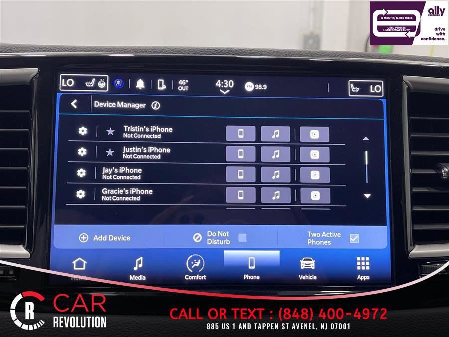 Used 2023 Chrysler Pacifica Touring-L FWD image 18