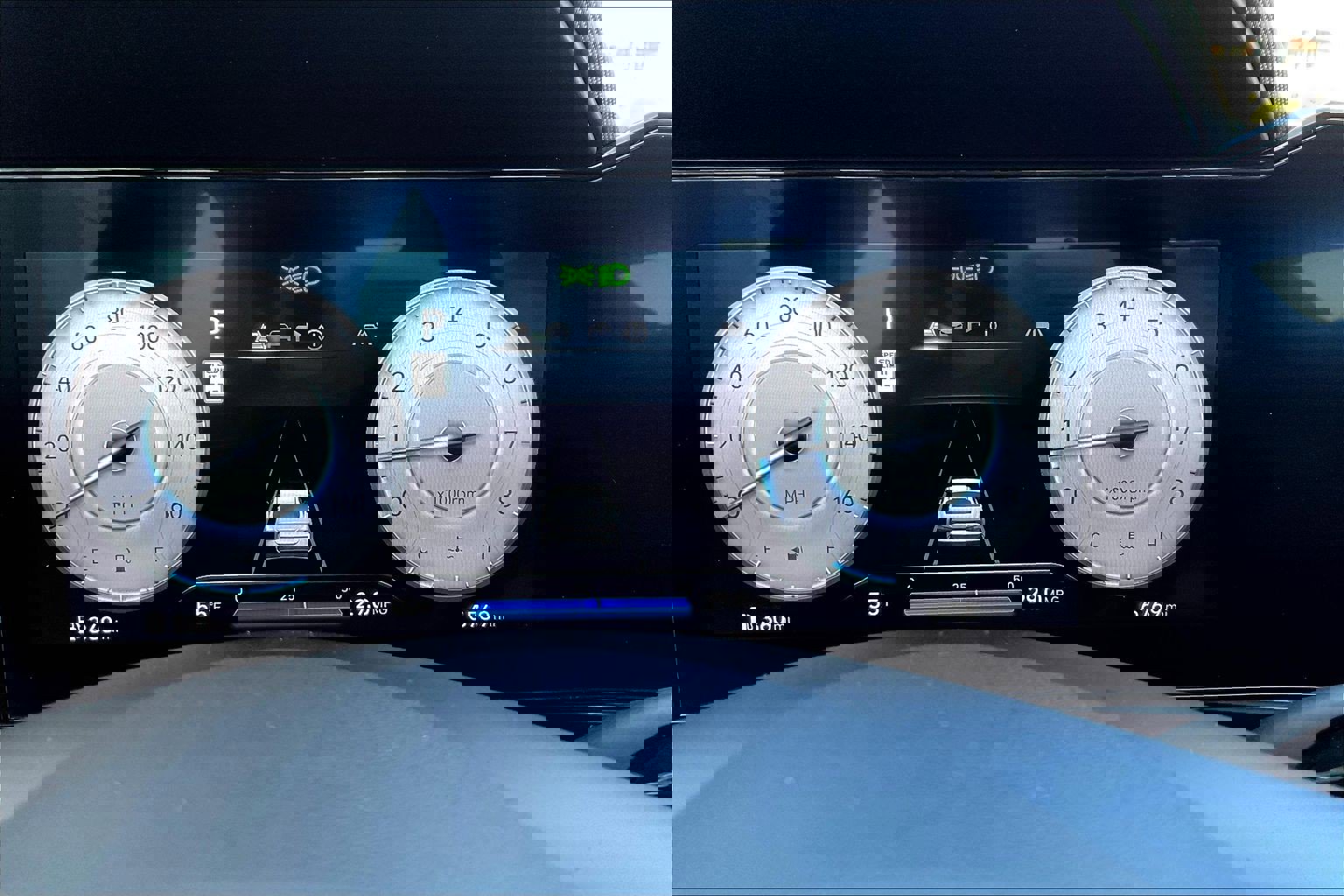 Used 2025 Hyundai Elantra SEL image 13