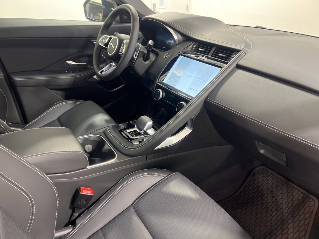 New 2024 Jaguar E-PACE R-Dynamic SE image 24