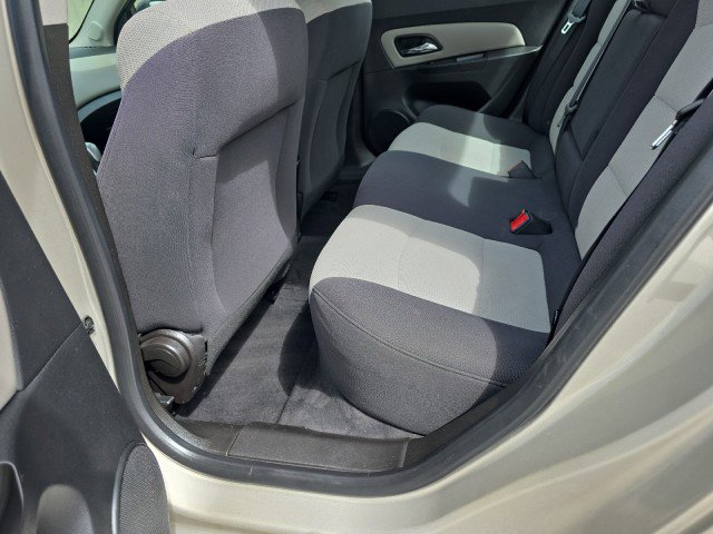 Used 2014 Chevrolet Cruze LS image 27