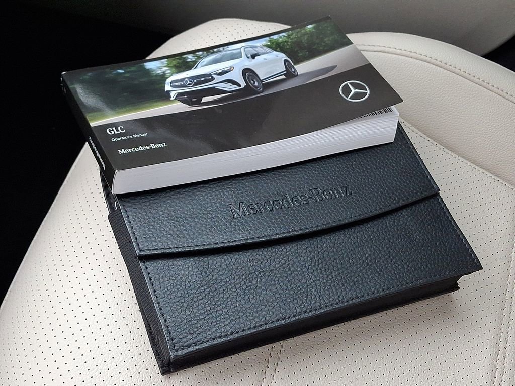 Used 2023 Mercedes-Benz GLC 300 GLC 300 image 27