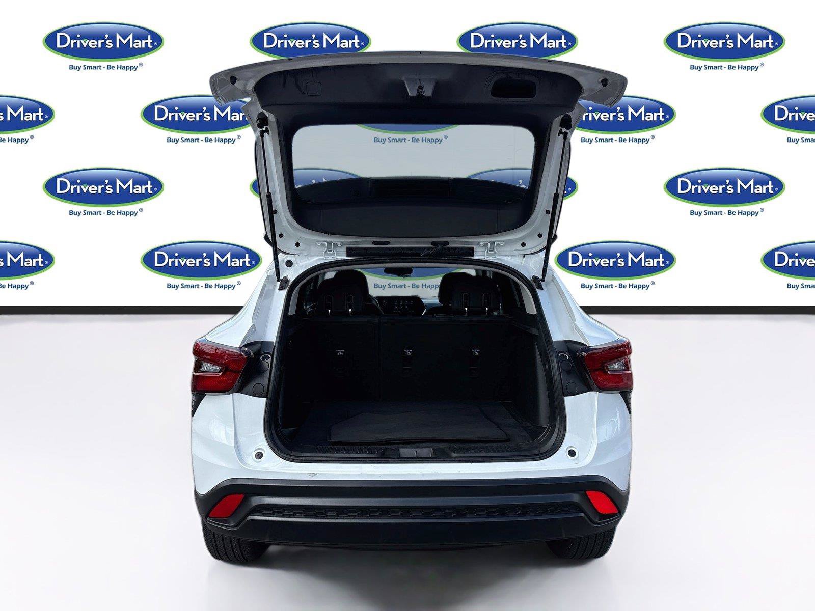 Used 2025 Chevrolet Trax LS FWD image 23