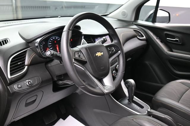 Used 2022 Chevrolet Trax LT w/ LT Convenience Package AWD/4WD image 7
