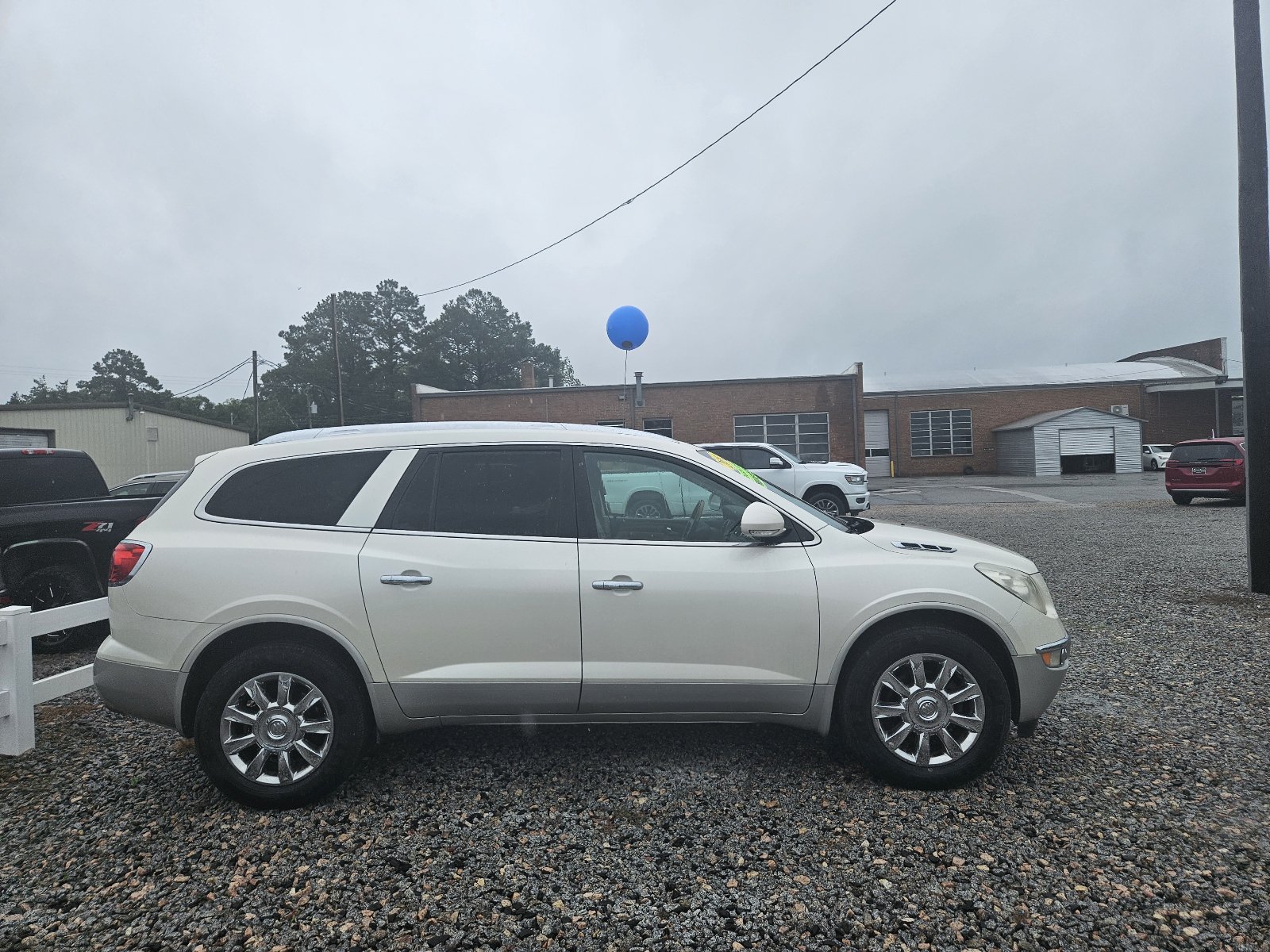 Used 2012 Buick Enclave Leather FWD image 4