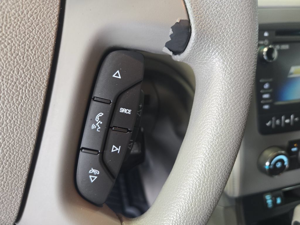 Used 2013 Chevrolet Traverse LS FWD image 21