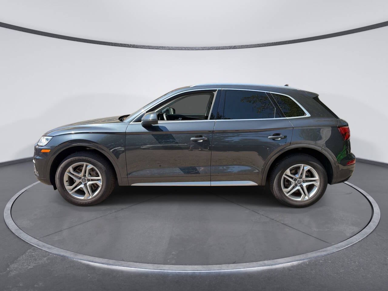 Used 2018 Audi Q5 2.0T Premium Plus w/ Premium Plus Package AWD/4WD image 2