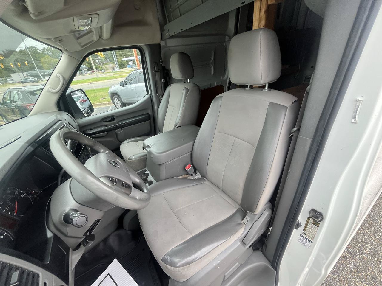 Used 2018 Nissan NV 2500 SV RWD image 28