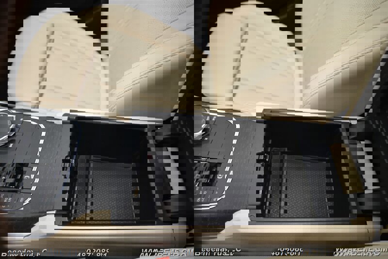 Used 2024 BMW 330i Sedan w/ M Sport Package RWD image 32