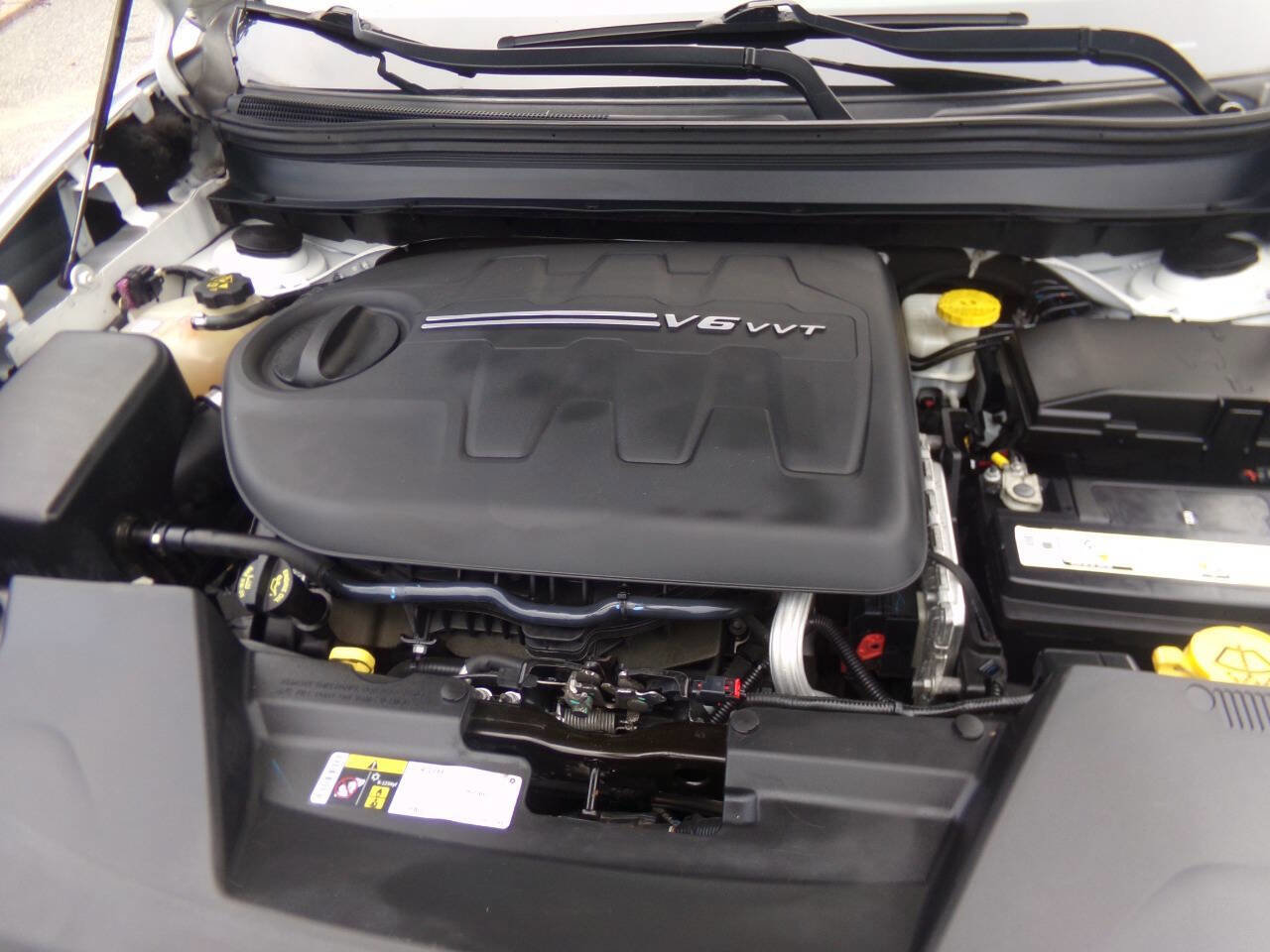 Used 2018 Jeep Cherokee Trailhawk w/ Cold Weather Group image 42