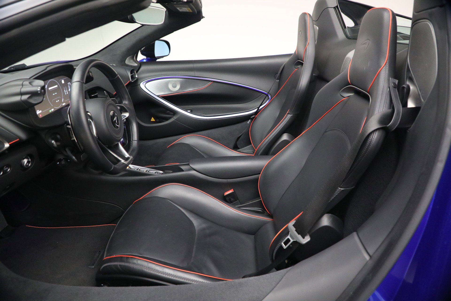 Used 2025 McLaren Artura Spider image 22