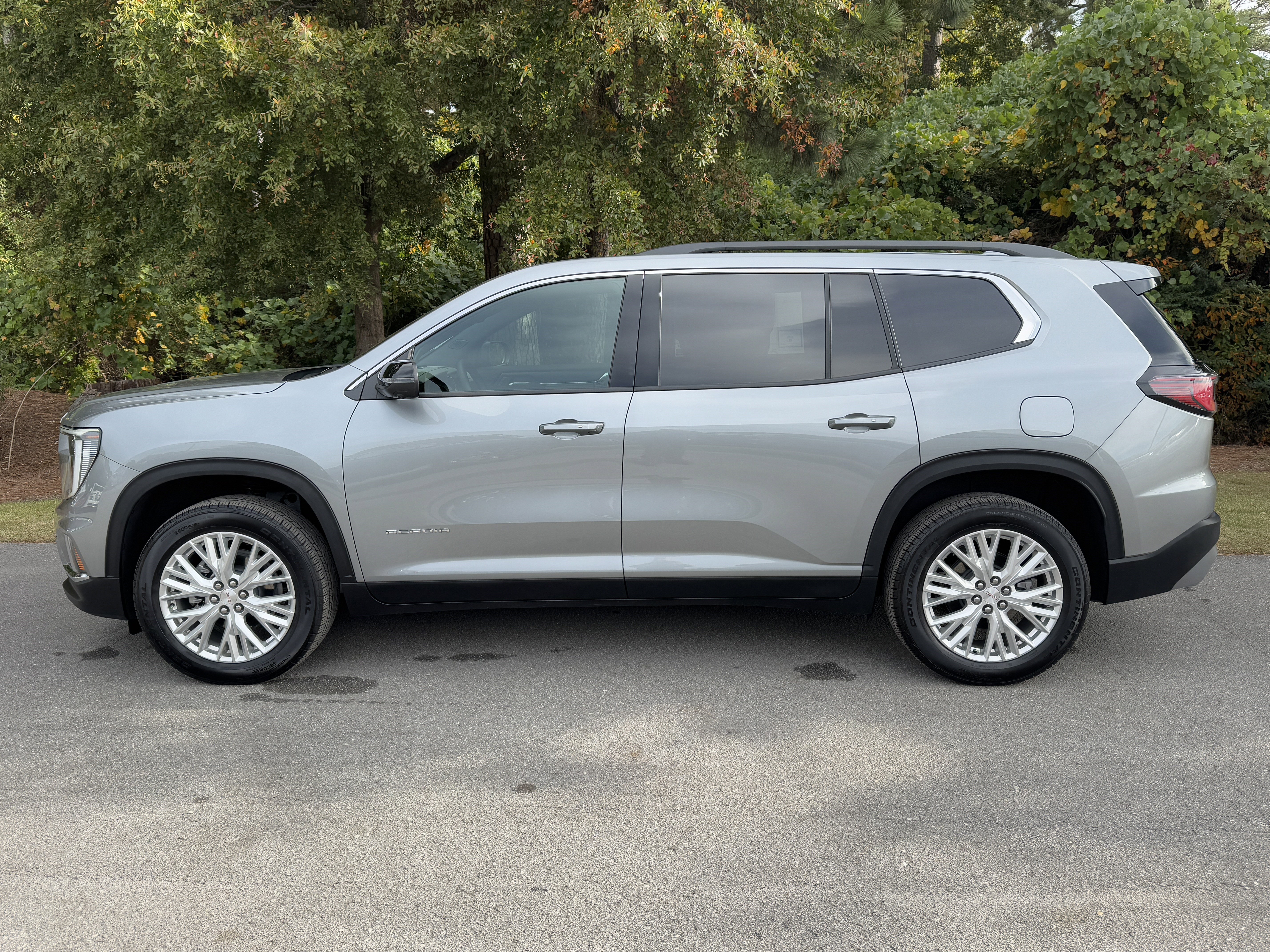 New 2025 GMC Acadia Elevation w/ Elevation Premium Package image 9