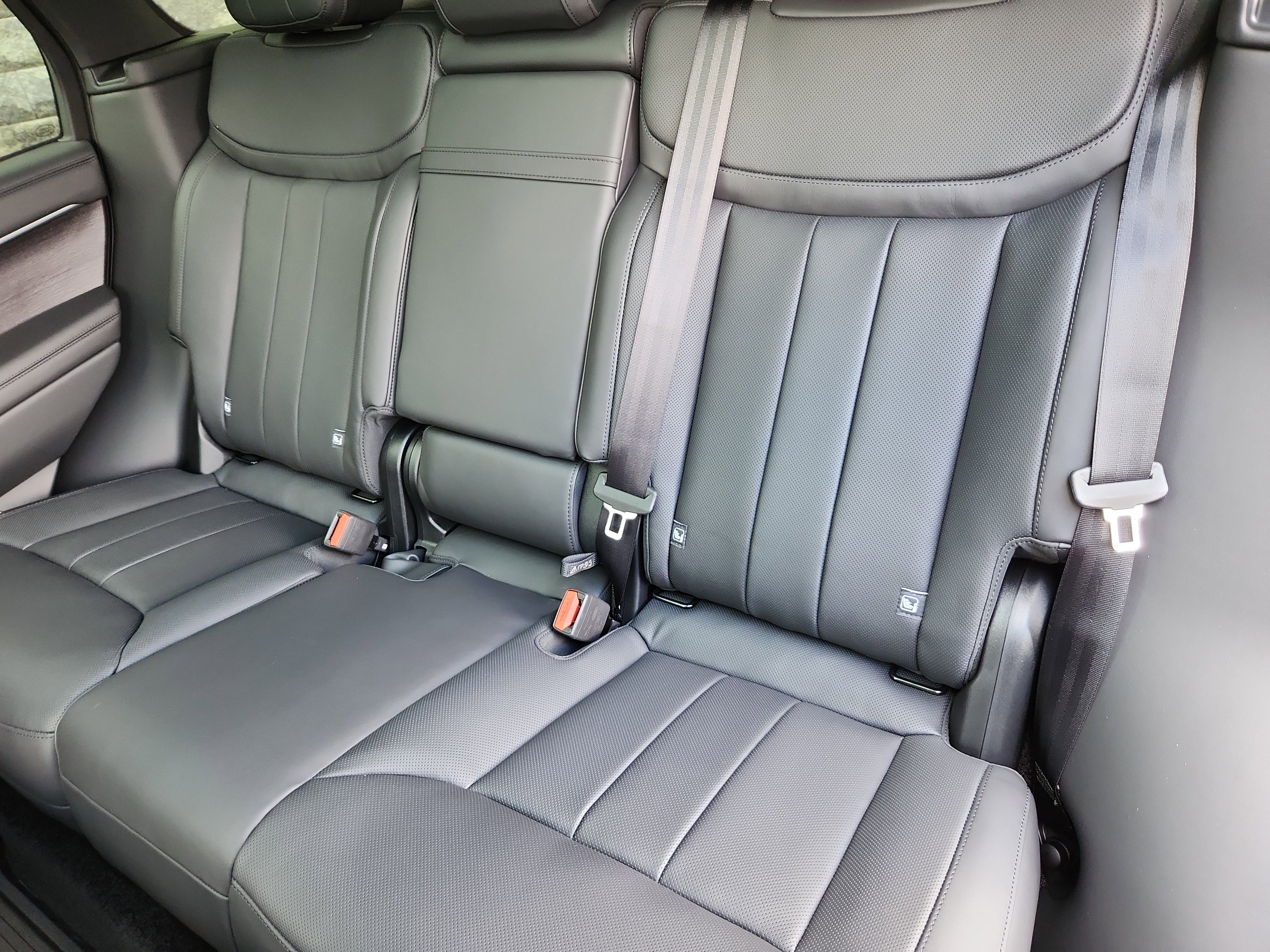 New 2025 Land Rover Range Rover SE image 25