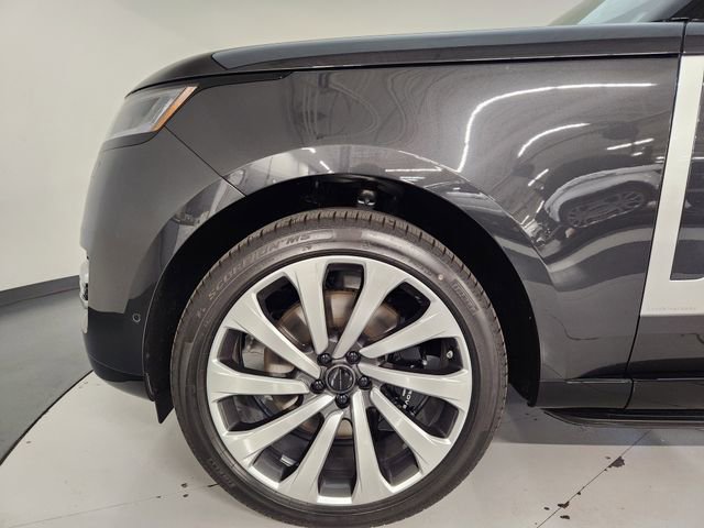 New 2026 Land Rover Range Rover Long Wheelbase Autobiography image 11