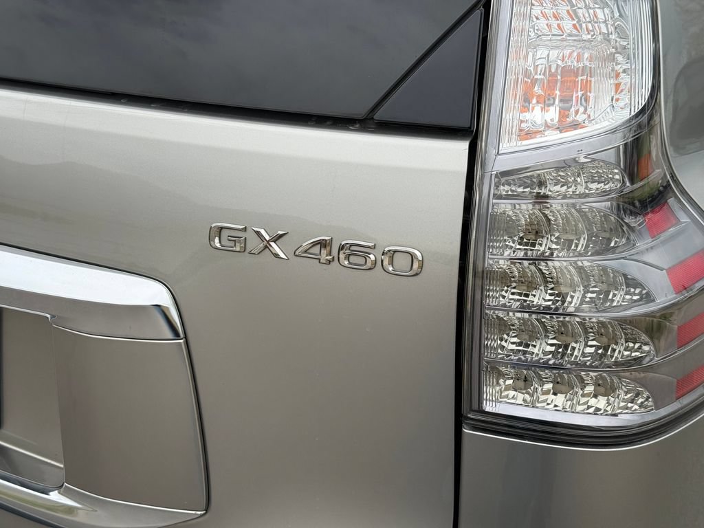 Used 2020 Lexus GX 460 Premium w/ Premium Package AWD/4WD image 16
