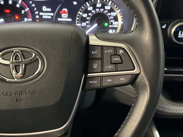 Used 2023 Toyota Highlander XLE w/ Protection Package #3 (TMS) AWD/4WD image 31