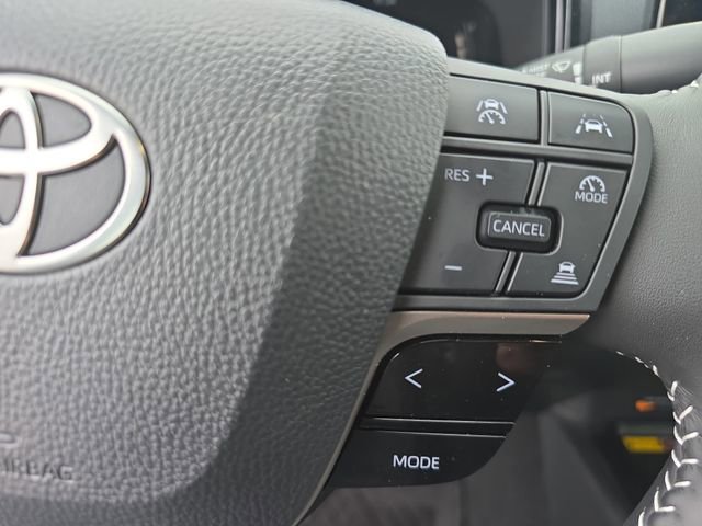 Used 2026 Toyota Camry SE w/ Multimedia Upgrade Package image 17